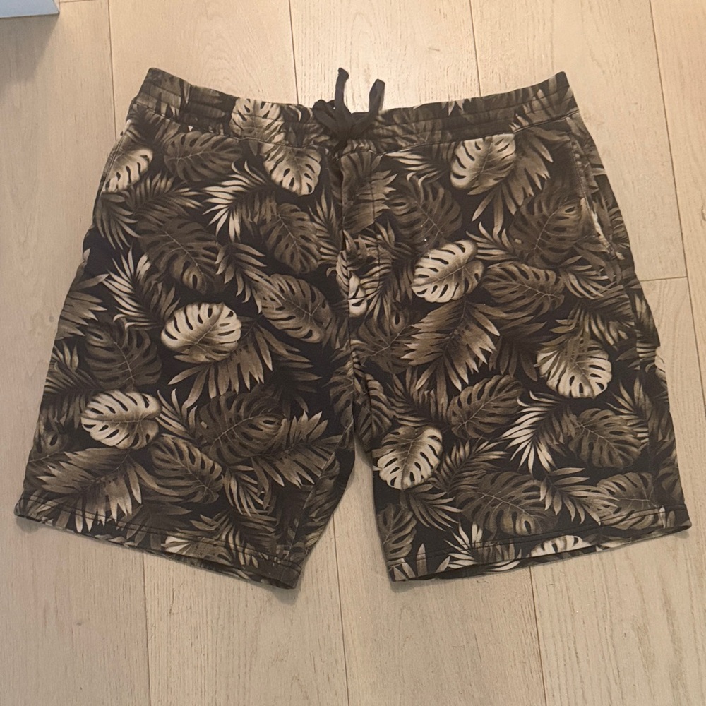 Vince Camouflage Pattern Shorts